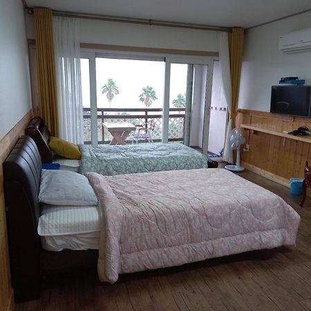 Good Day Pension Seogwipo Exterior photo